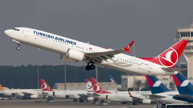 TC-LYE::Turkish Airlines